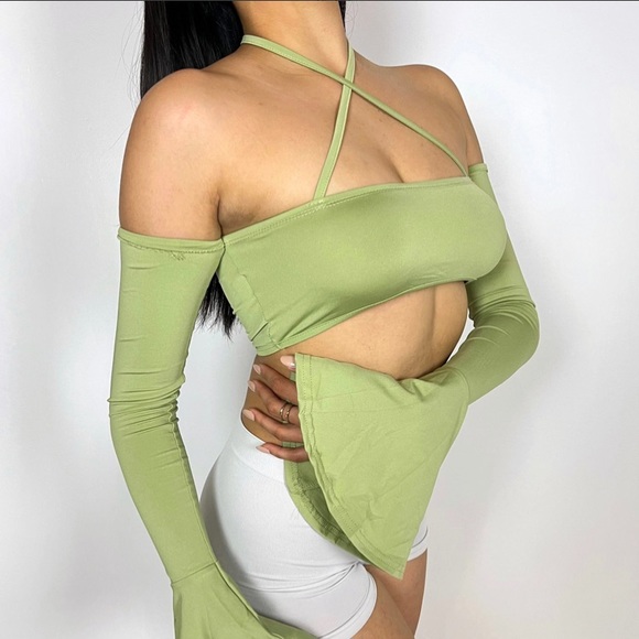 🚨3 LEFT🚨pretty green Flare Top - Picture 2 of 2
